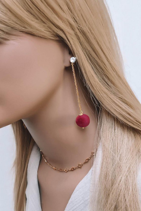 brinco vermelho longo sweet lucy brinco longo dourado com bola brinco dourado com bola